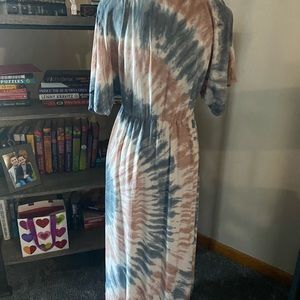 Tie dye maxi dress ….never worn!